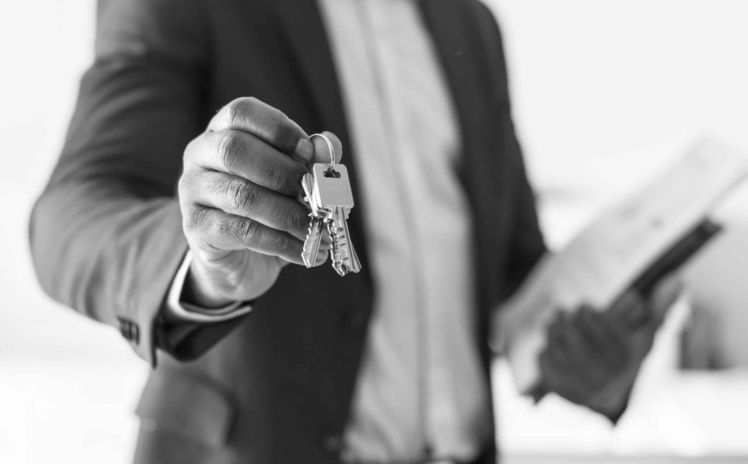 https://creandgroup.com/wp-content/uploads/real-estate_2-scaled.jpg